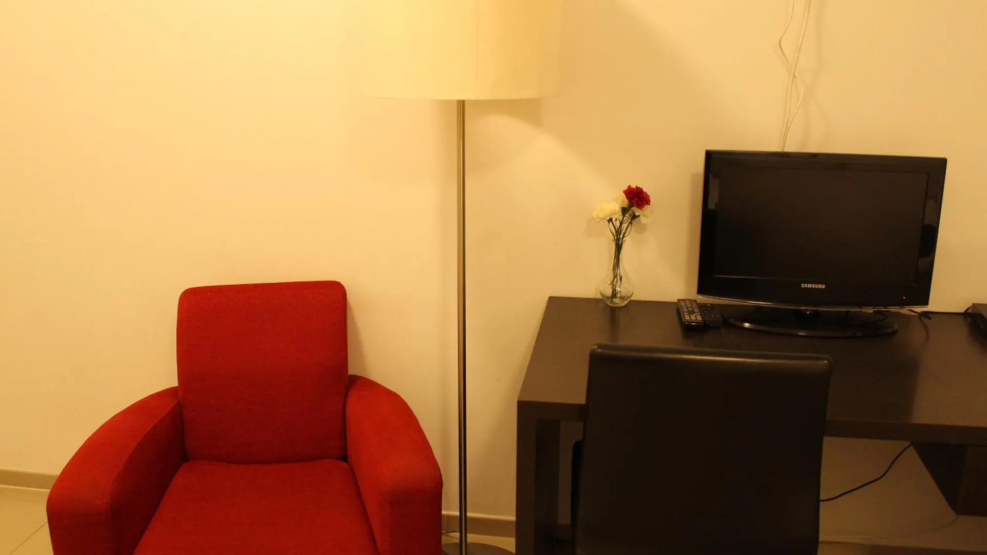 Momomotel - Self Check-In Hotel Am Stadion Kolonia