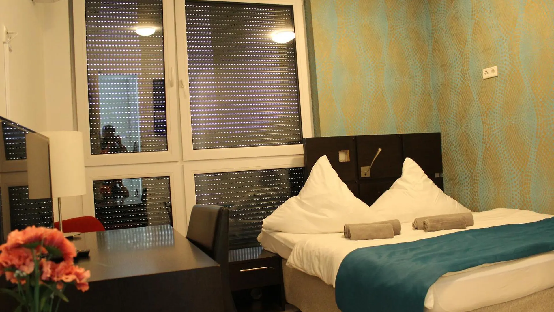 Momomotel - Self Check-In Hotel Am Stadion Kolonia